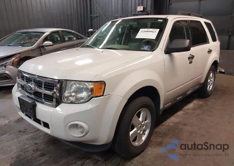 2012 Ford Escape Xlt z USA, uszkodzony, nr VIN 1FMCU9D78CKB47345